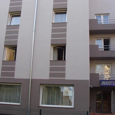 Hostel Lan Oradea Luaran gambar