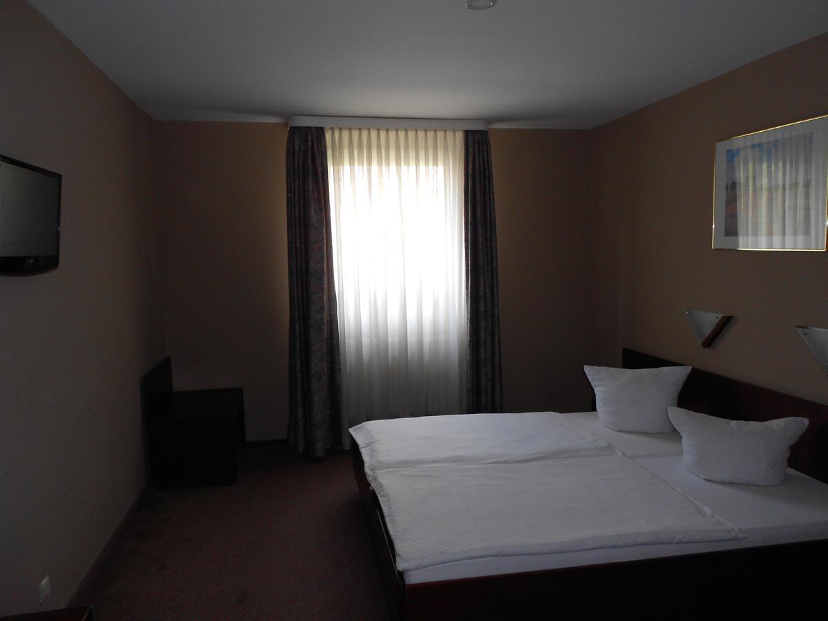 Hostel Lan Oradea Luaran gambar