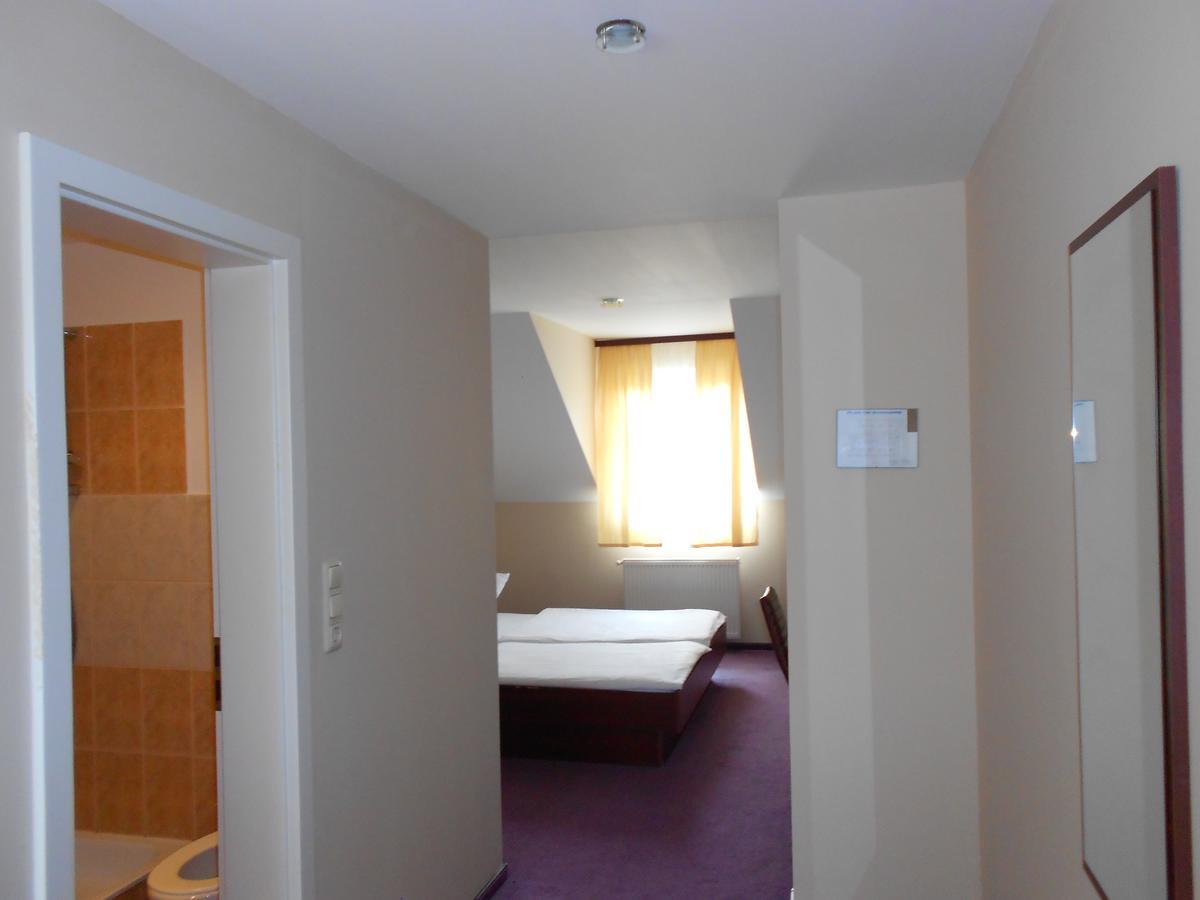 Hostel Lan Oradea Luaran gambar