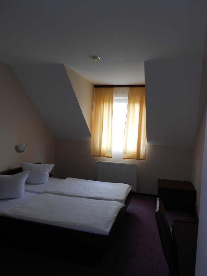 Hostel Lan Oradea Luaran gambar