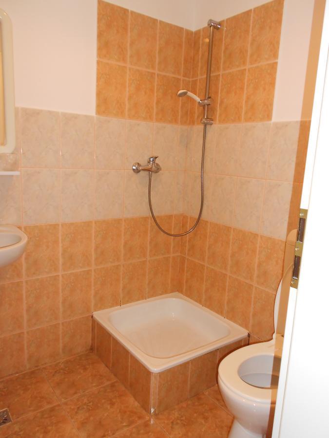 Hostel Lan Oradea Luaran gambar
