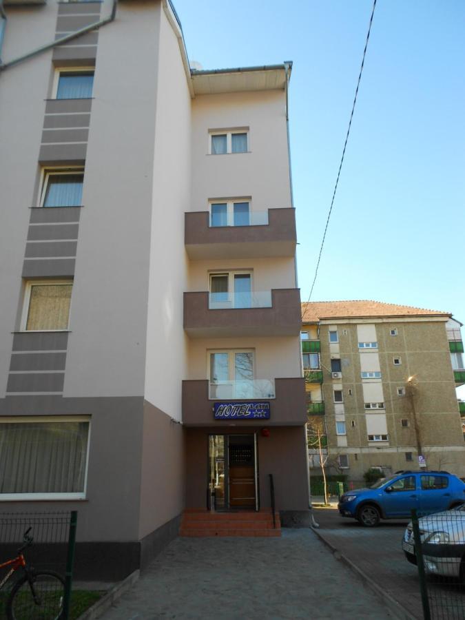 Hostel Lan Oradea Luaran gambar